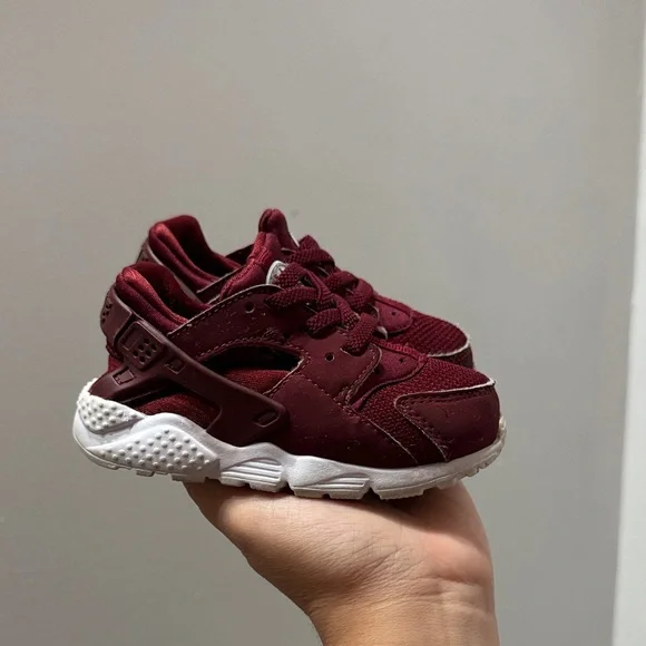 Nike Kids Huarache Burgundy Sneakers - Picture 2 of 6